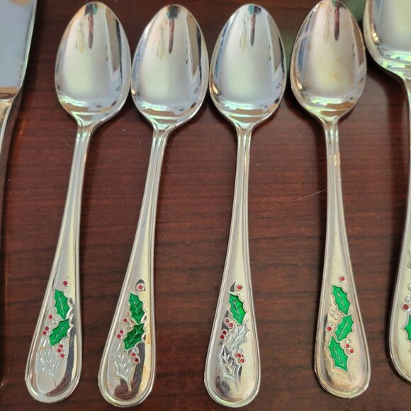 Holiday Silverware Set Holly Design 20-Piece Stainless Steel Flatware Christmas - Picture 5 of 7
